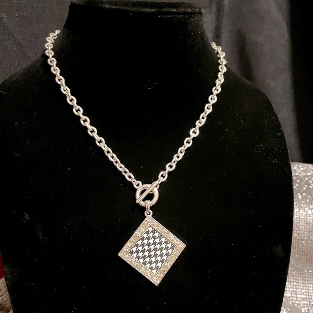 Ladies Necklace